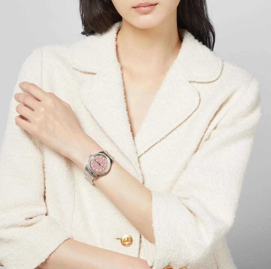 Gucci  Женские  Наручные часы/ YA1265033 Швейцария