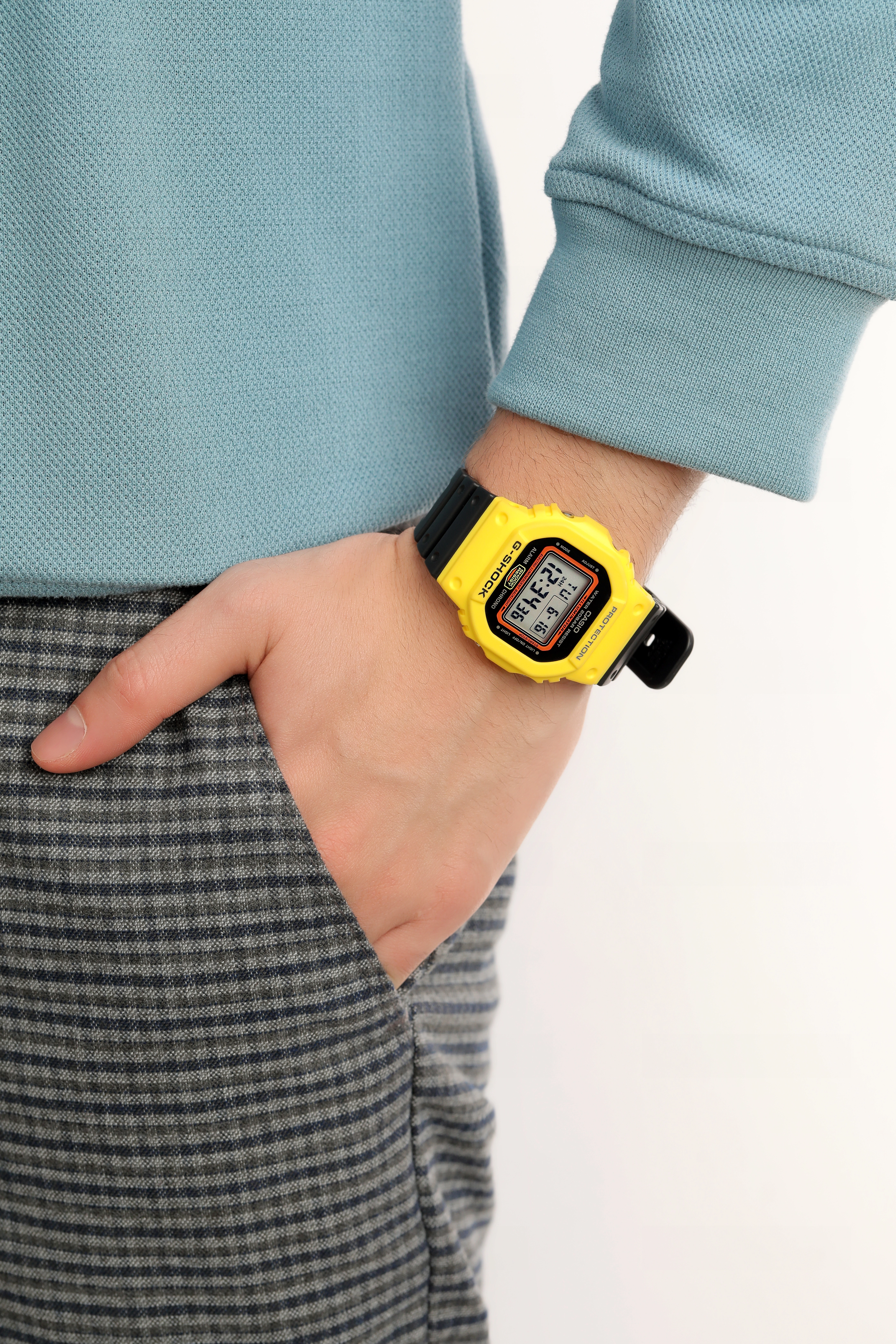 Casio G-Shock Мужские Наручные часы/ DW-5600TB-1DR