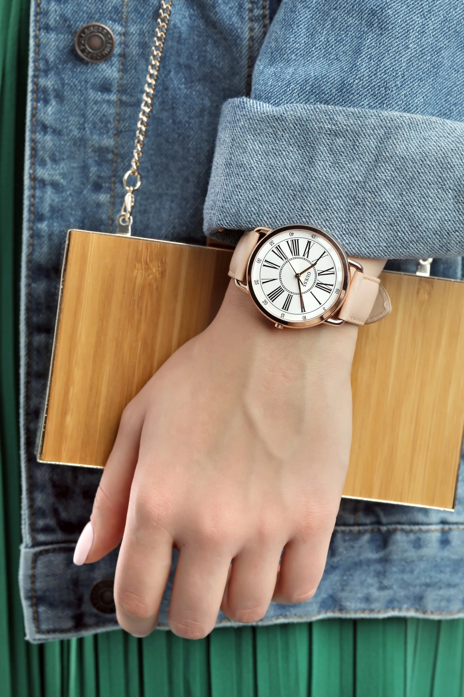 Quartz Wristwatch / W1068L5