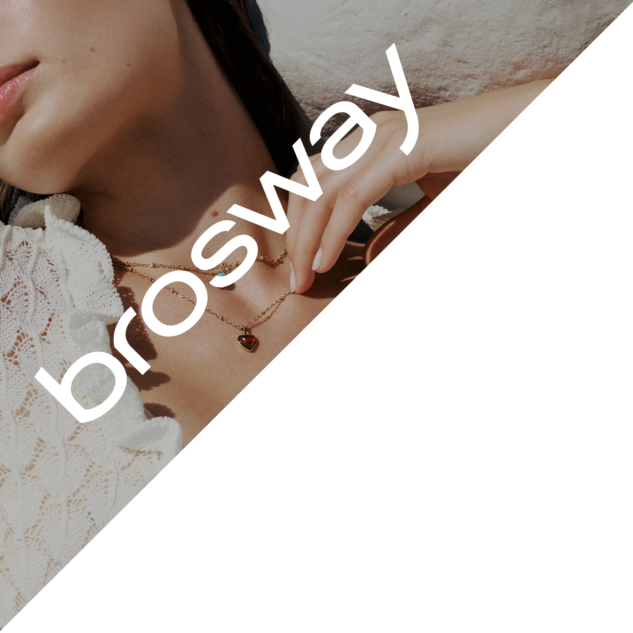 Buy Brosway ESSENTIAL get a free charm