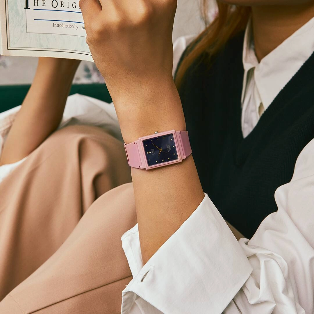 Casio Quartz Wristwatch Women/ MQ-38UC-4ADF