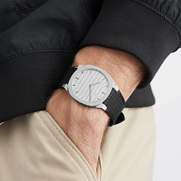Gucci  Мужские  Наручные часы/ YA163419 Швейцария