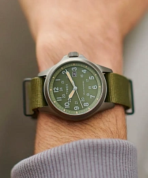 Timex Men's Wristwatch / TW2V03700
