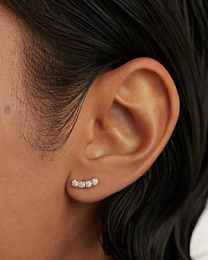 Uma Single Earring