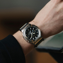 Casio G-Shock Տղամարդու Ժամացույց/ GM-2100C-5ADR
