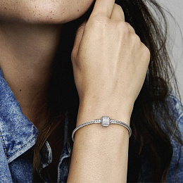 Silver bracelet with clear cubic zirconia/Серебряный браслет с чистым кубическим цирконием